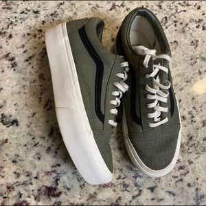 Suede Snake Croc Print Army Green Platform Vans size 7.5